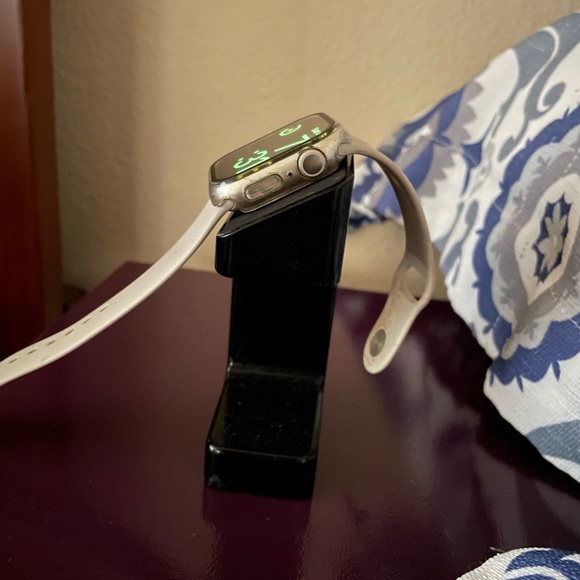 Apple Watch - Picture 2 of 5